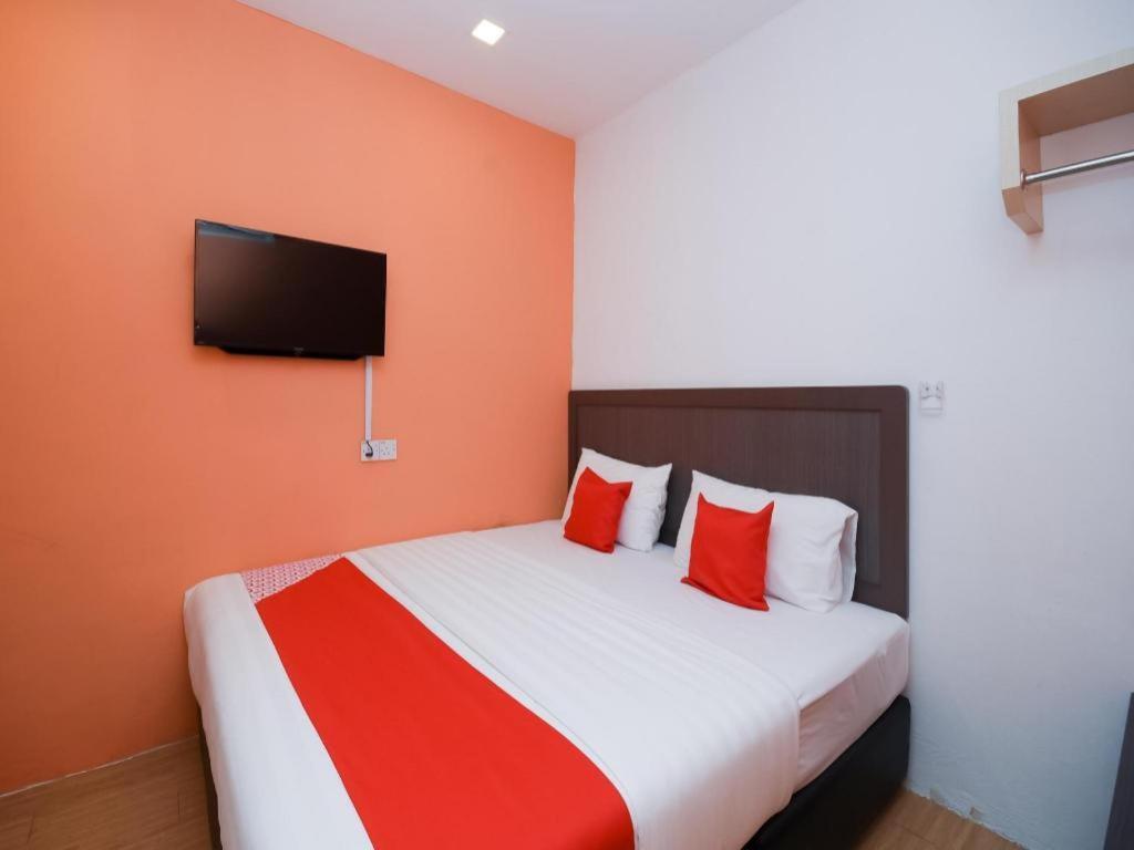Oyo 1111 Harmony Stay Miri Exterior photo