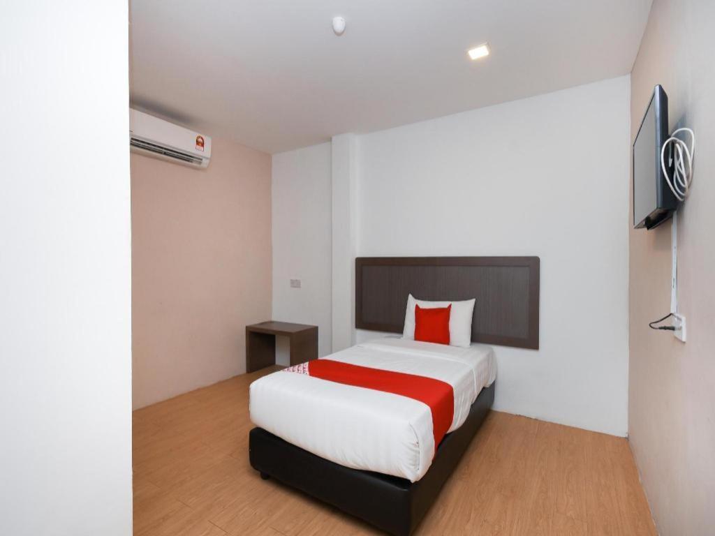 Oyo 1111 Harmony Stay Miri Exterior photo