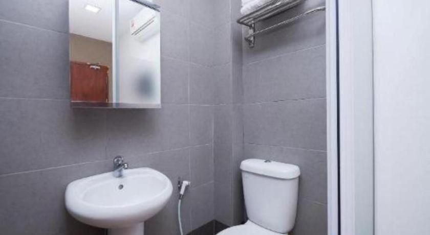 Oyo 1111 Harmony Stay Miri Exterior photo