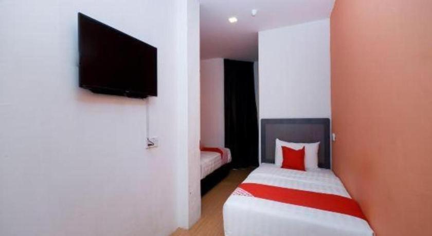Oyo 1111 Harmony Stay Miri Exterior photo