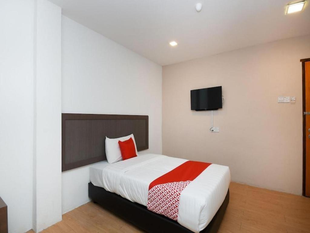 Oyo 1111 Harmony Stay Miri Exterior photo
